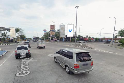 PEREMPATAN TOL DUMPIL, KABUPATEN MADIUN