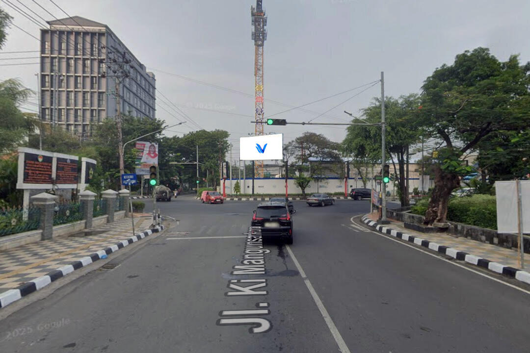 Billboard Jl. A Yani (Perempatan Erlangga), Semarang
