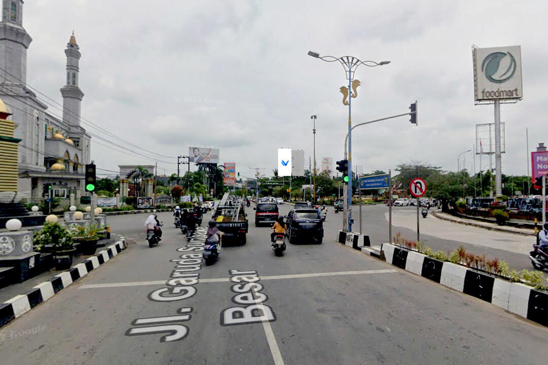 Billboard JL. R. Suprapto ( Simpang Lembuswana 1), Samarinda