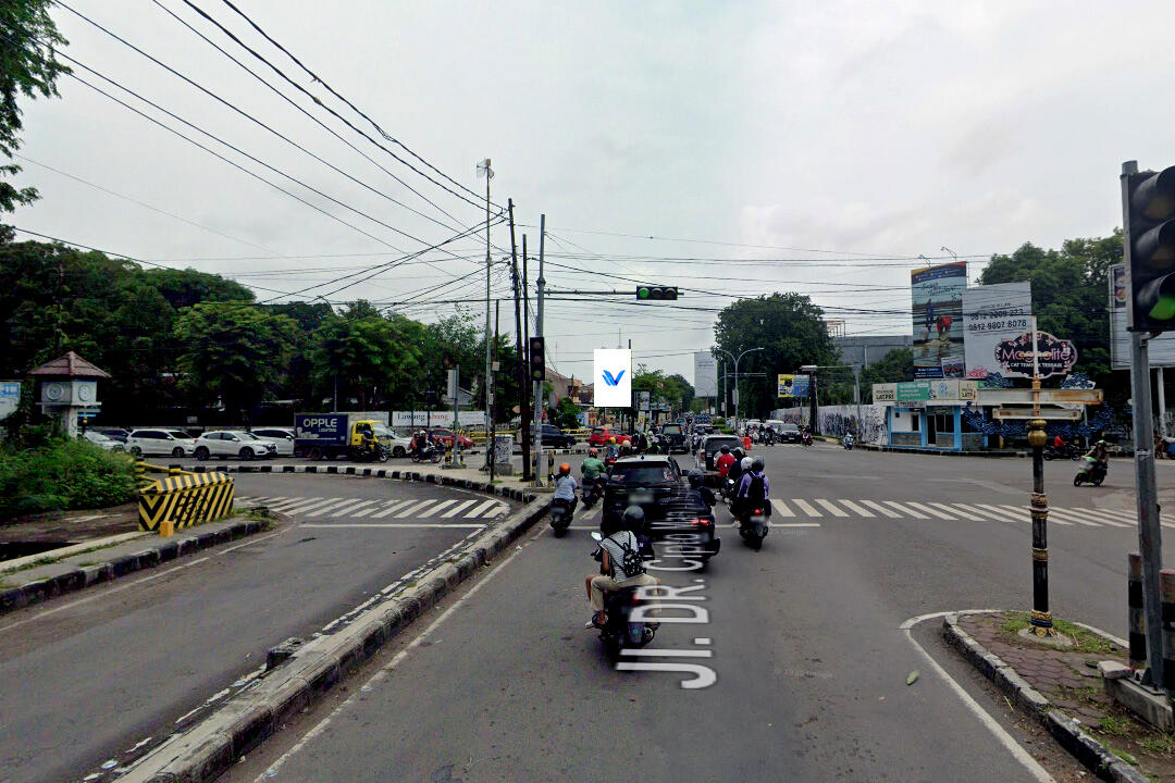 Baliho Jl. Dr. Cipto Mangunkusumo (RM. Lawang Abang), Cirebon