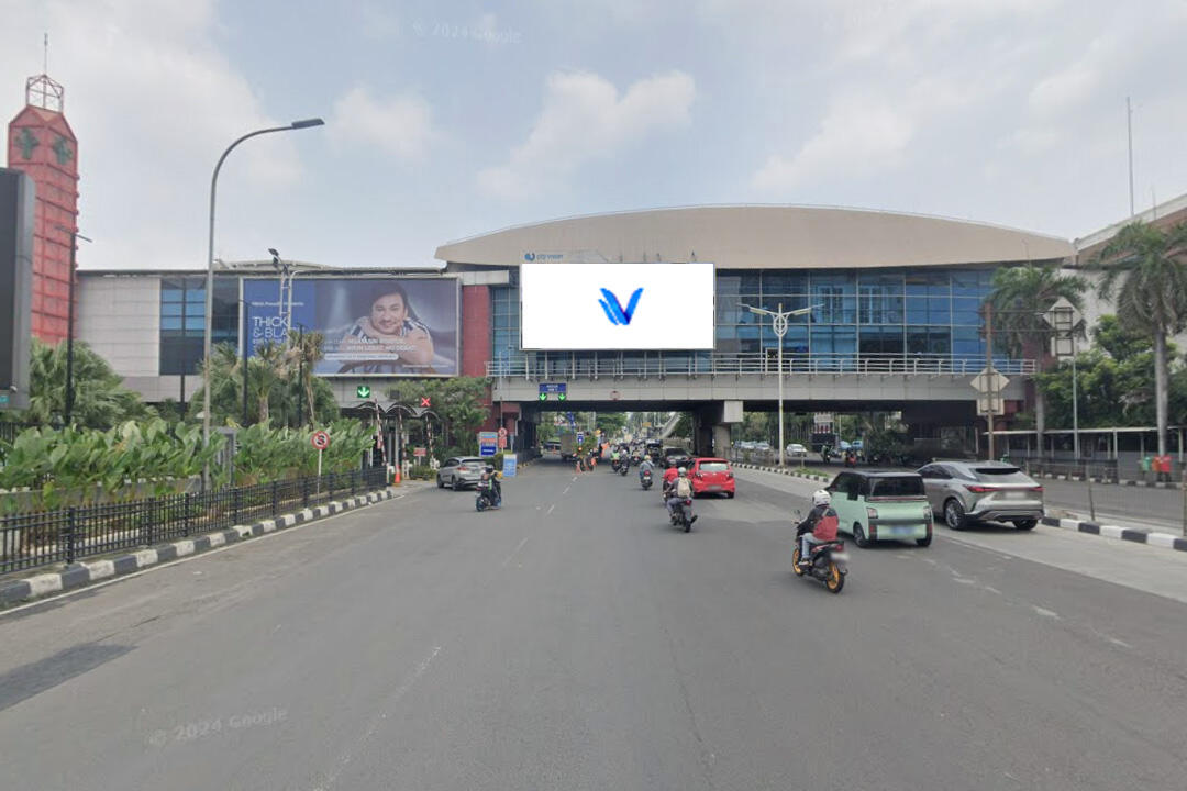 Videotron LED Sky Bridge Mall Pondok Indah, Jakarta Selatan