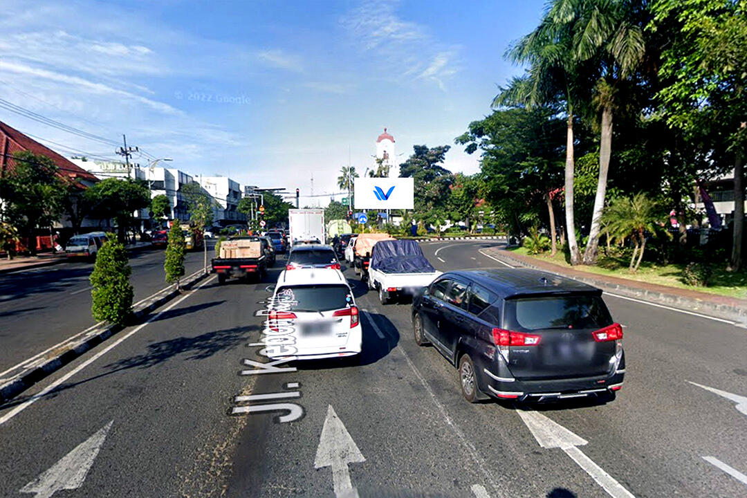 Billboard Pos Polisi Perempatan Kebunrojo (Dekat Pusat Grosir Surabaya), Surabaya