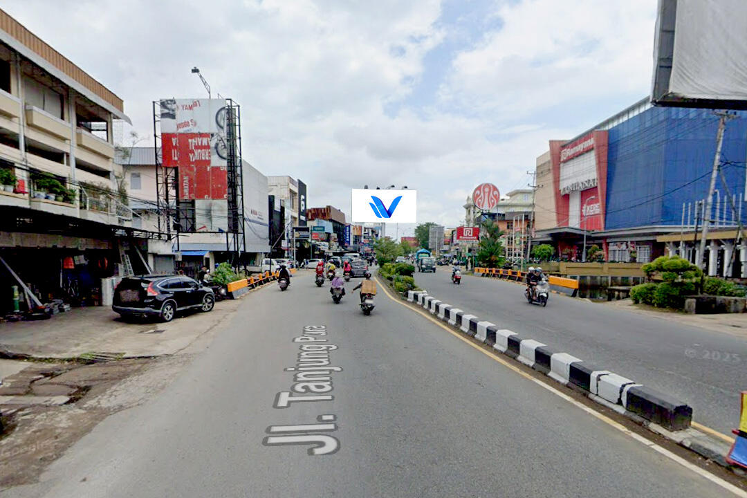 Billboard Median Jl. Tanjungpura Depan Ramayana Mall, Pontianak
