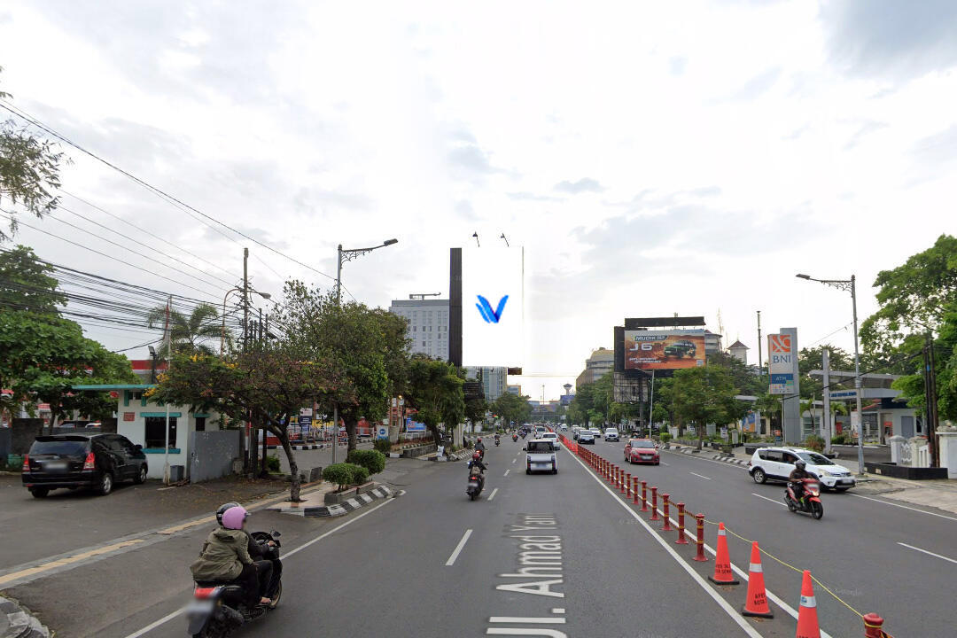 Billboard JL. Ahmad Yani seberang RRI, Semarang