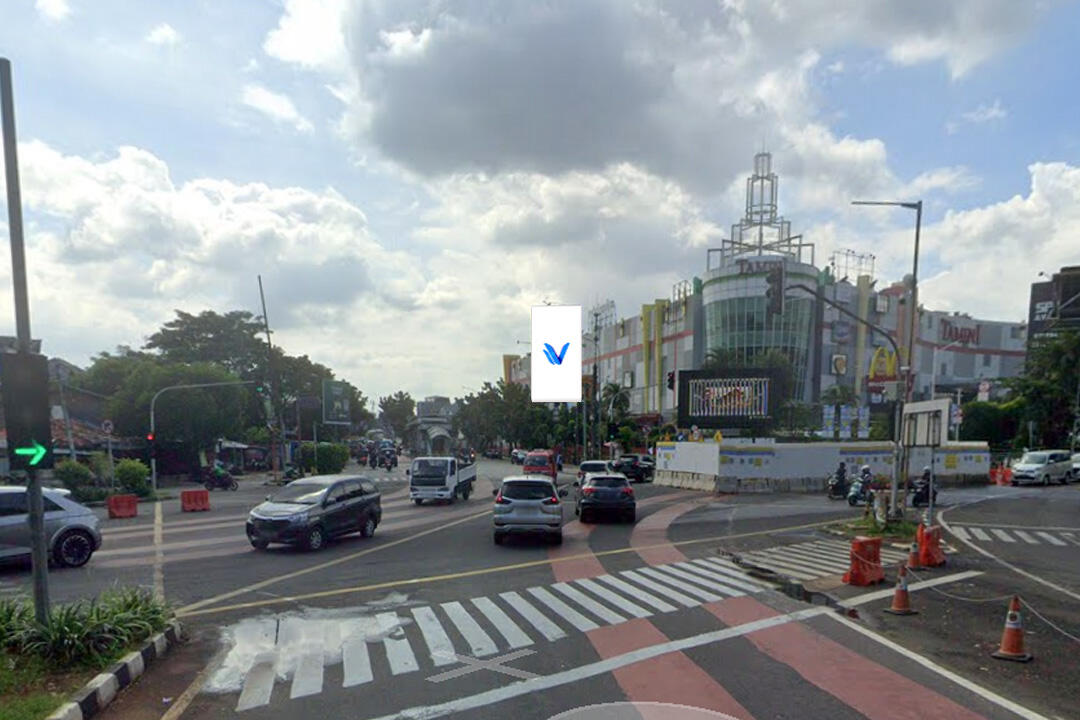 Billboard Jl. Pondok Gede Mall Tamini Square, Jakarta Timur