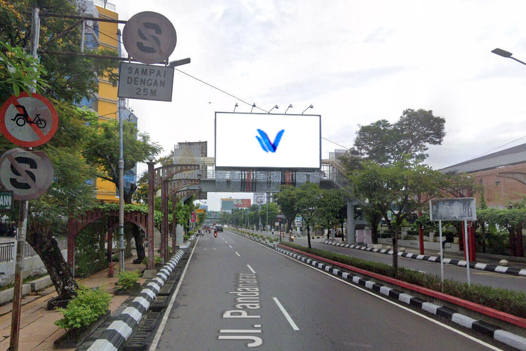 Billboard Jl. Pandanaran (JPO Kawasan Simpanglima), Semarang