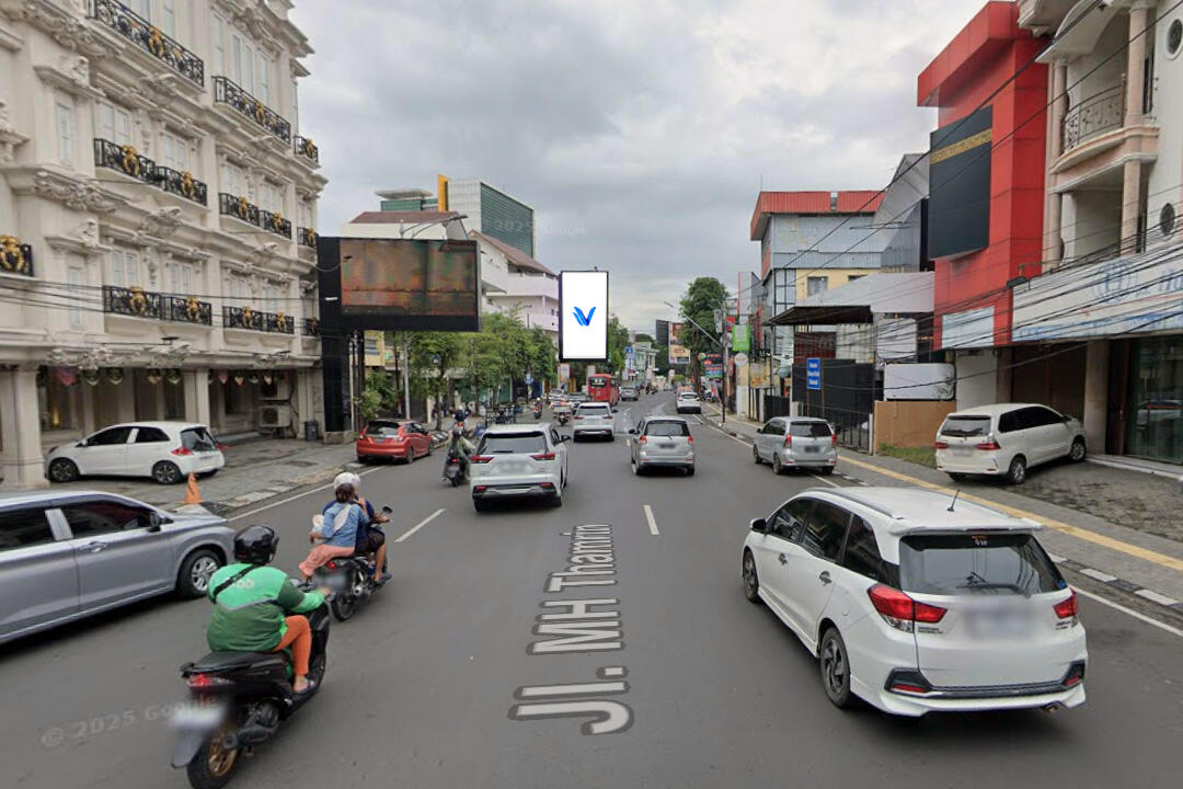 Billboard Jl. Thamrin Samping Pekunden, Semarang