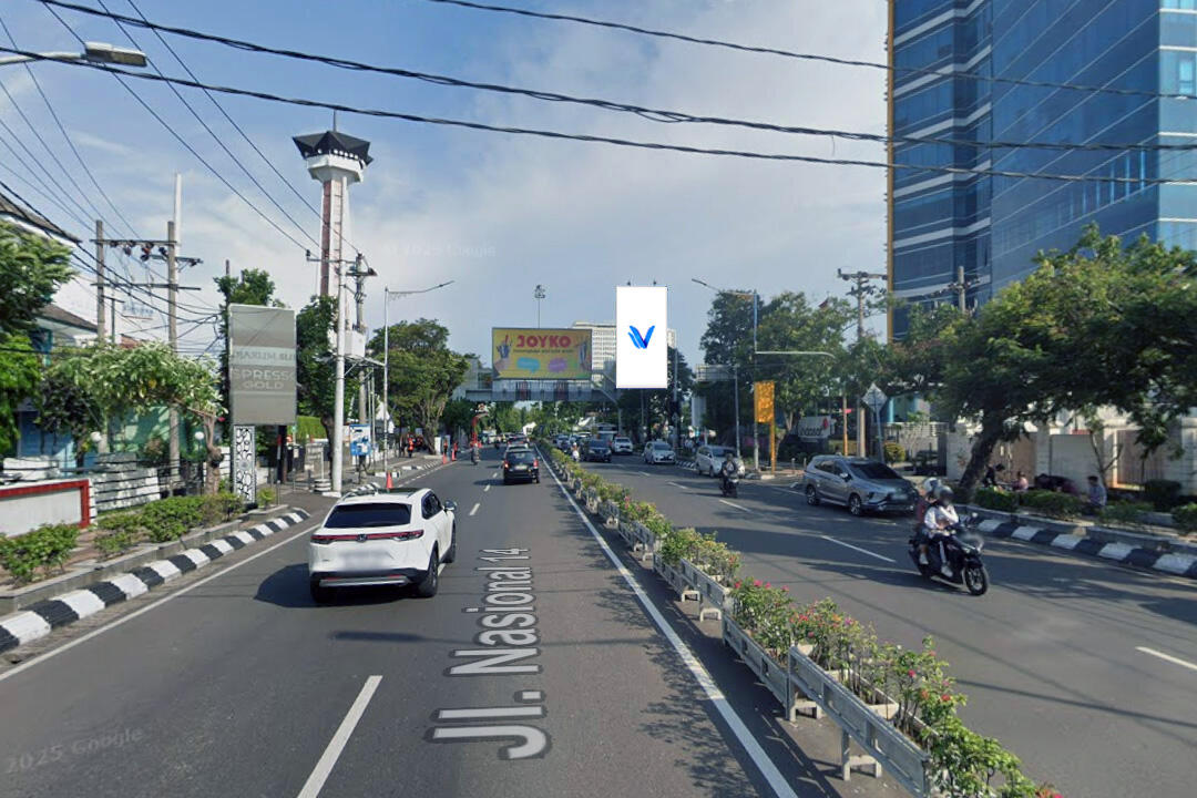 Billboard Jl. Pandanaran depan Indosat Tower, Semarang