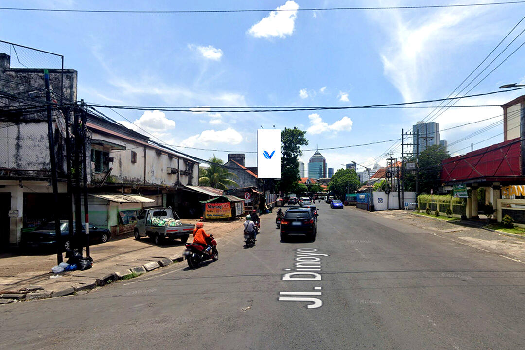 Billboard Jl. Dinoyo - Jl. Pandegiling, Surabaya