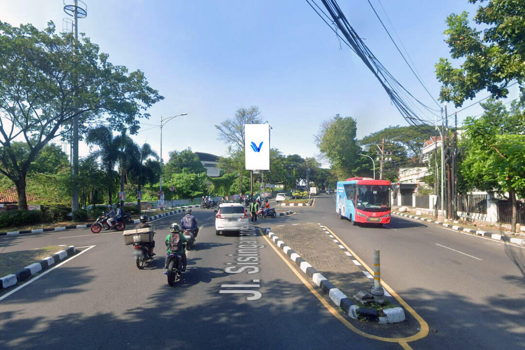 Billboard Jl. Dr. Wahidin (Depan Fish & Co), Semarang