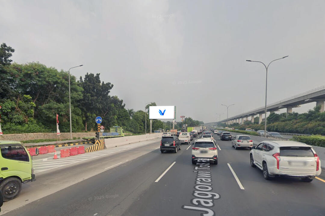 Billboard Jl. Tol Jagorawi KM 10 (Rest Area Cibubur), Jakarta Timur