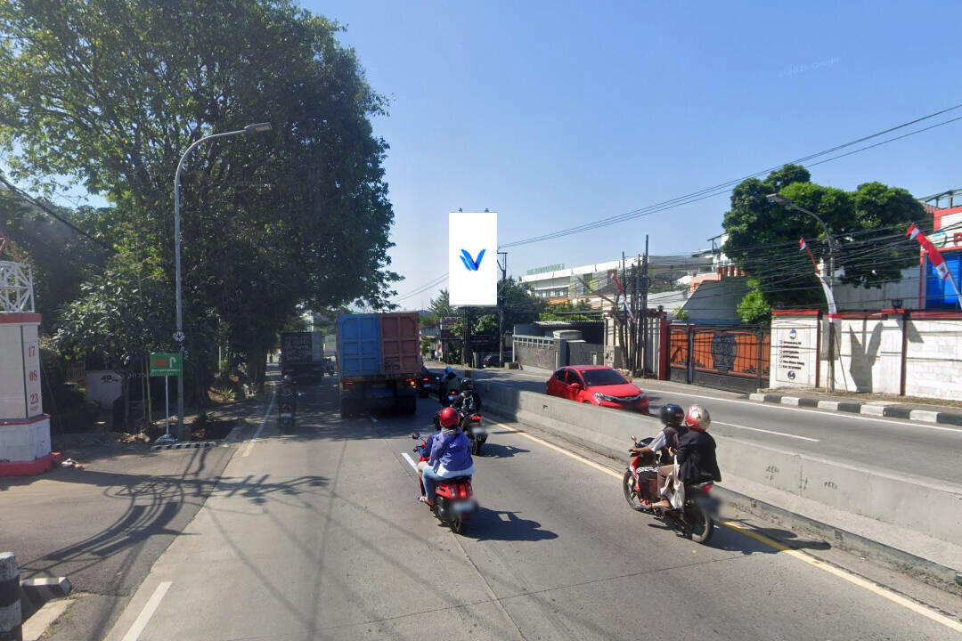 Billboard Jl. Perintis Kemerdekaan (Pintu Masuk RS. Banyumanik), Semarang