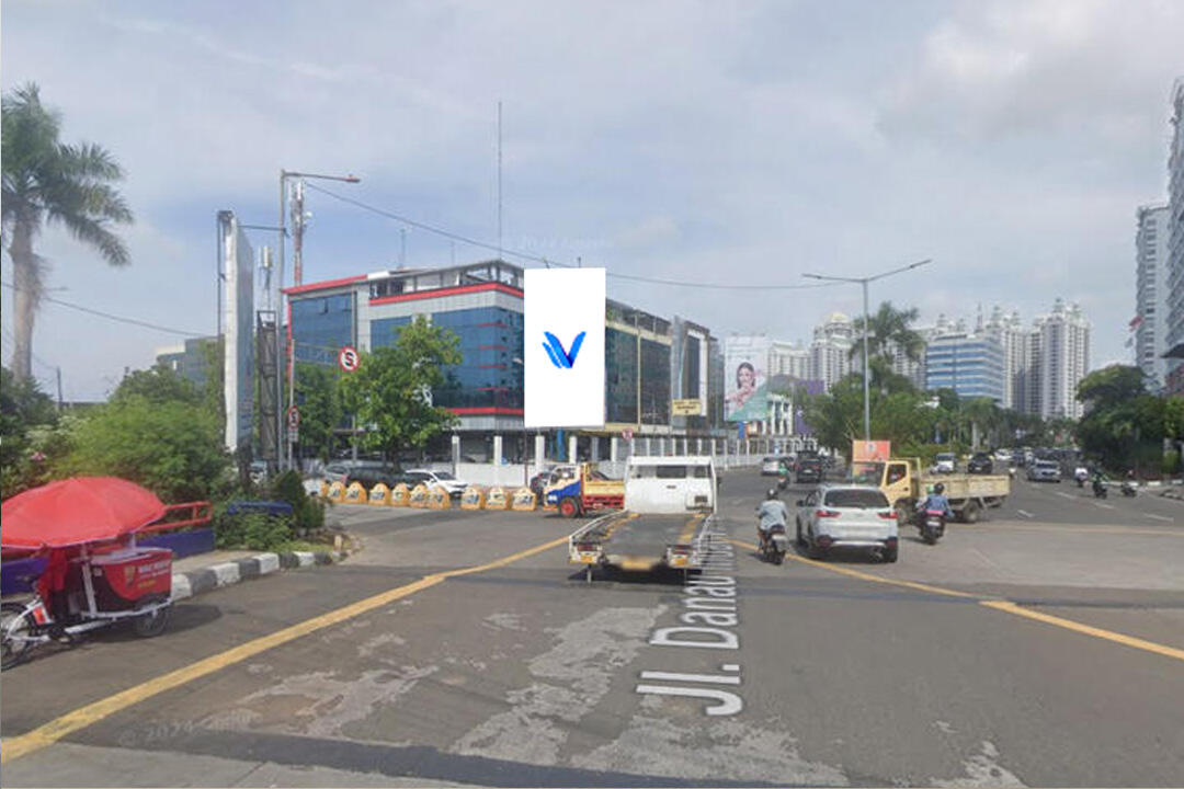 Billboard Jl. Mitra sunter boulevard (depan dana pensiun Toyota), Jakarta Utara