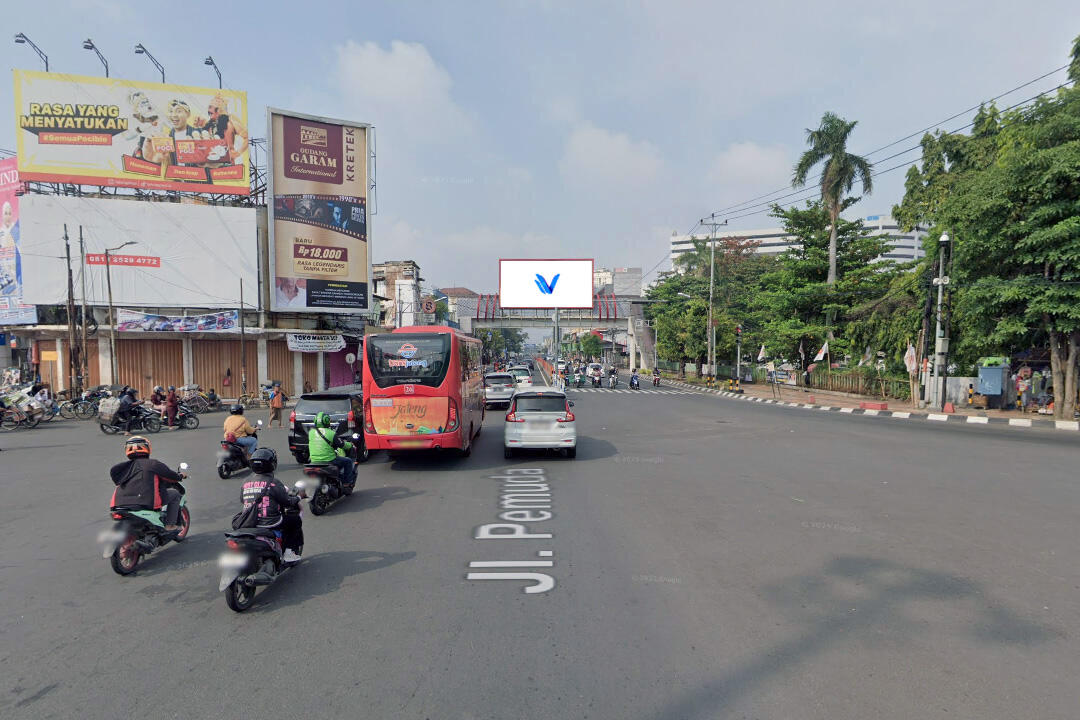 Billboard Jl. Pemuda, Johor (Depan Hotel Puri Dibyo), Semarang