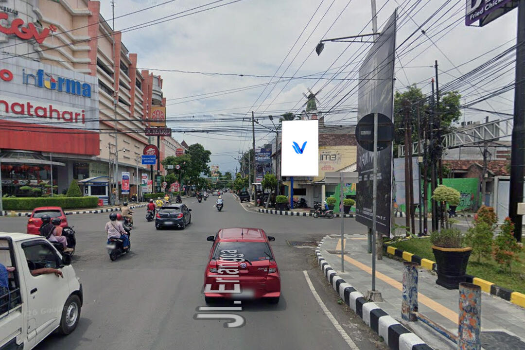Baliho JL. HAYAM WURUK (DEPAN KEDIRI MALL) KOTA KEDIRI