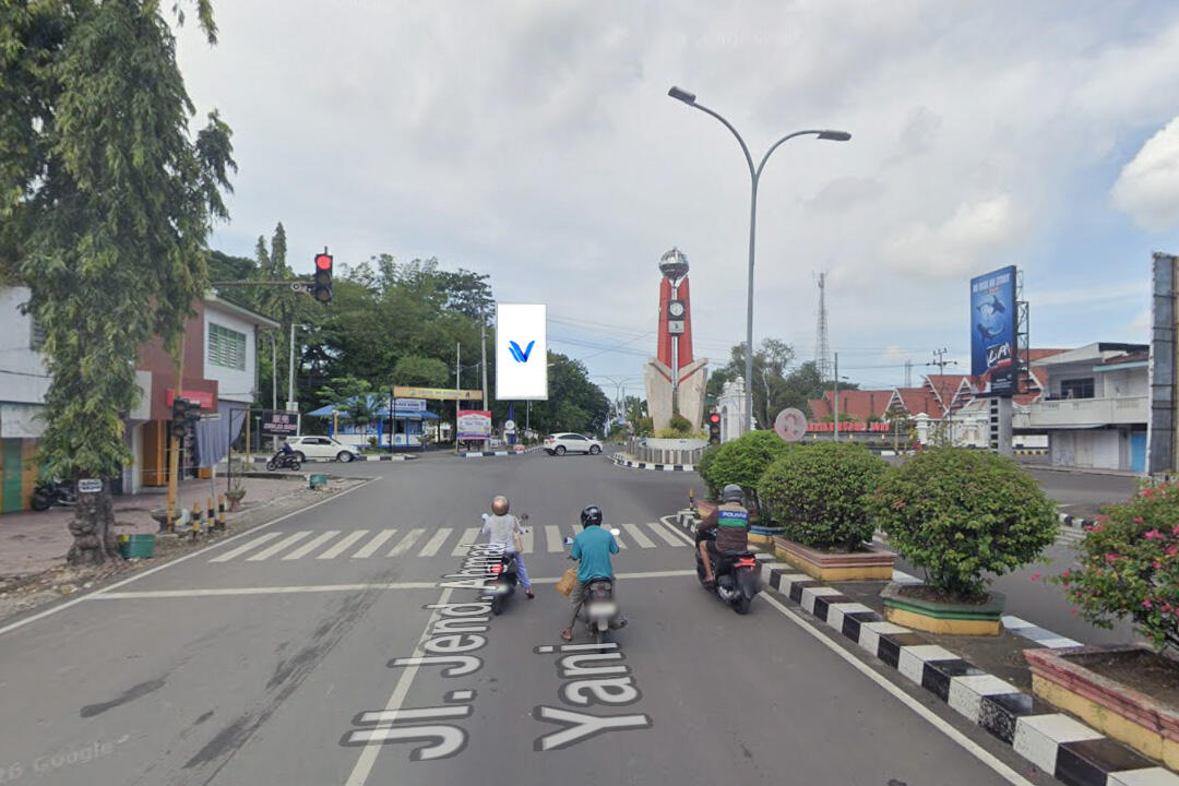 Billboard JI. Per4an JI. Petta Punggawa / JI. Thamrin (Sudut taman kota) Kab. Bone