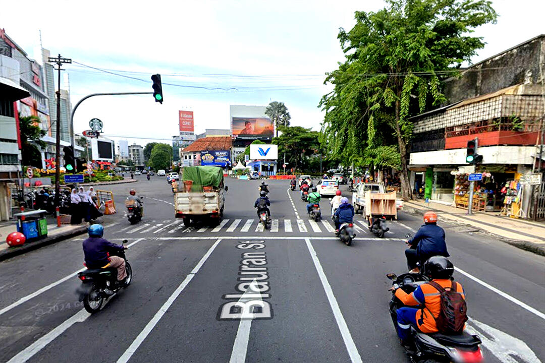 Videotron Jl. Blauran - Praban (BG Junction), Surabaya