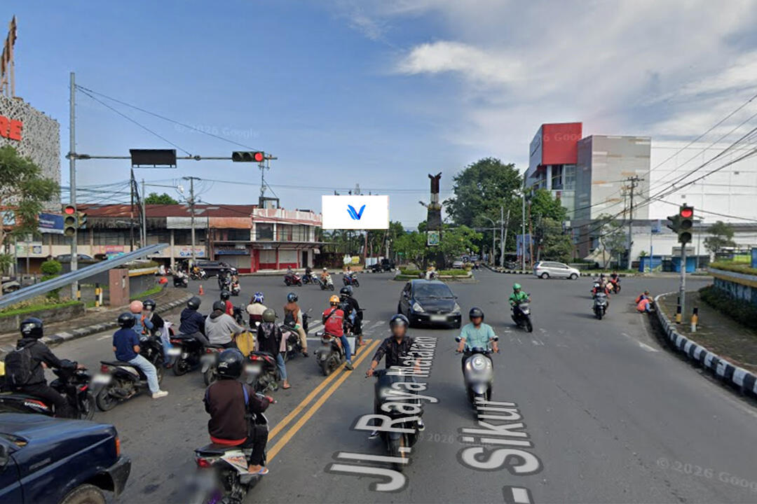 Billboard Perempatan Sweta Jl. TGH. Faisal - Jl. Selaparang, Lombok