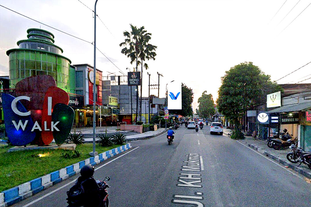 Billboard JL. KH Mukmin, Sidoarjo