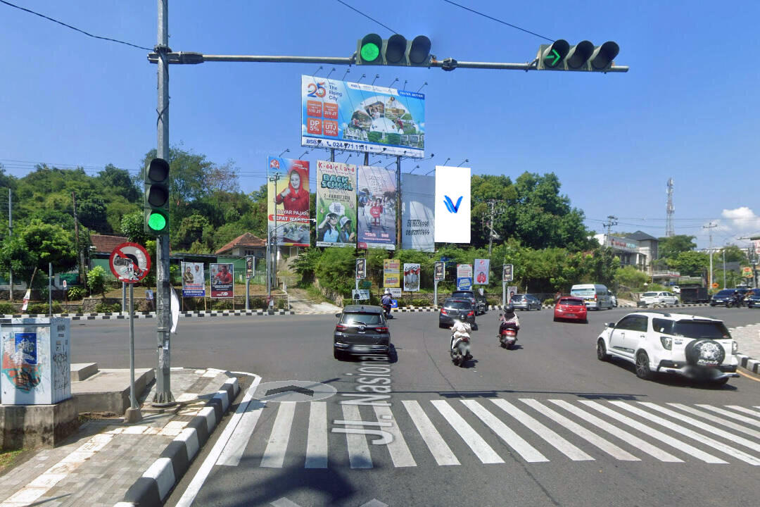 Billboard Jl. Teuku Umar - Dr. Wahidin Kaliwiru, Semarang