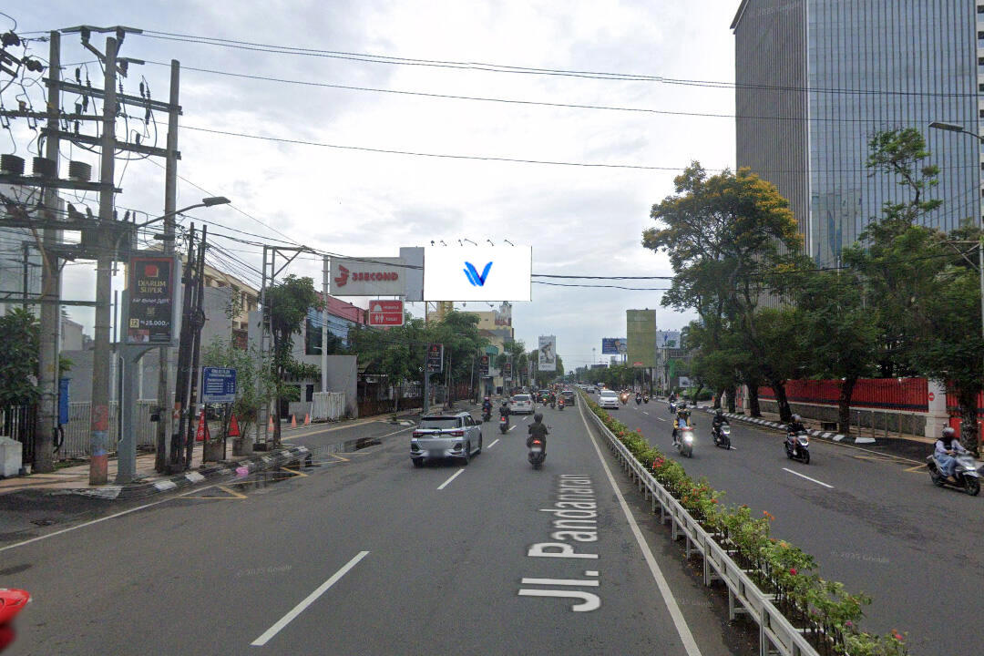 Billboard Jl. Pandanaran (Kaw. Pusat Oleh-oleh Semarang, Seberang Louis Kienne), Semarang