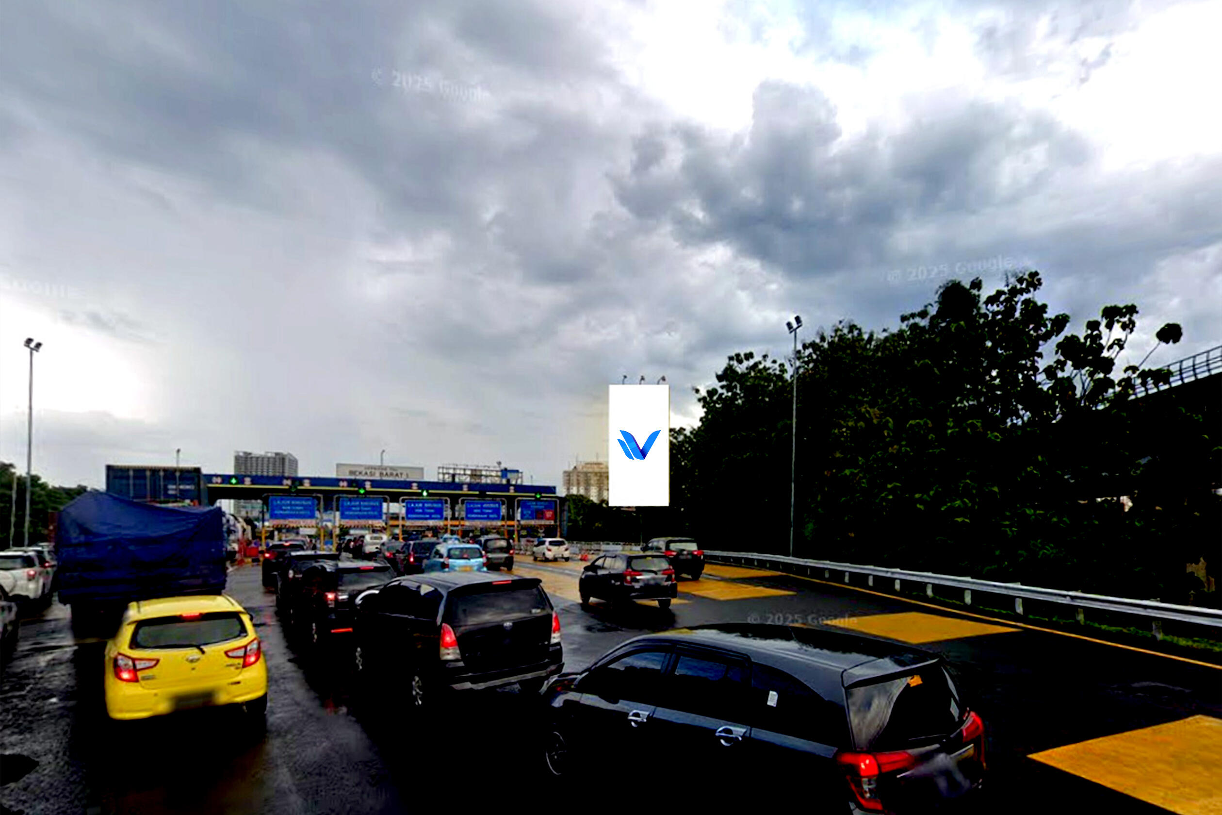 Billboard Jl. Exit Tol Bekasi Barat (sebelum Gerbang Tol Satelit), Bekasi Barat