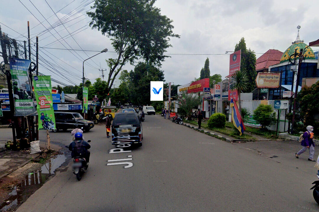 Baliho Jl. Perjuangan (Depan UNTAG Cirebon), Cirebon