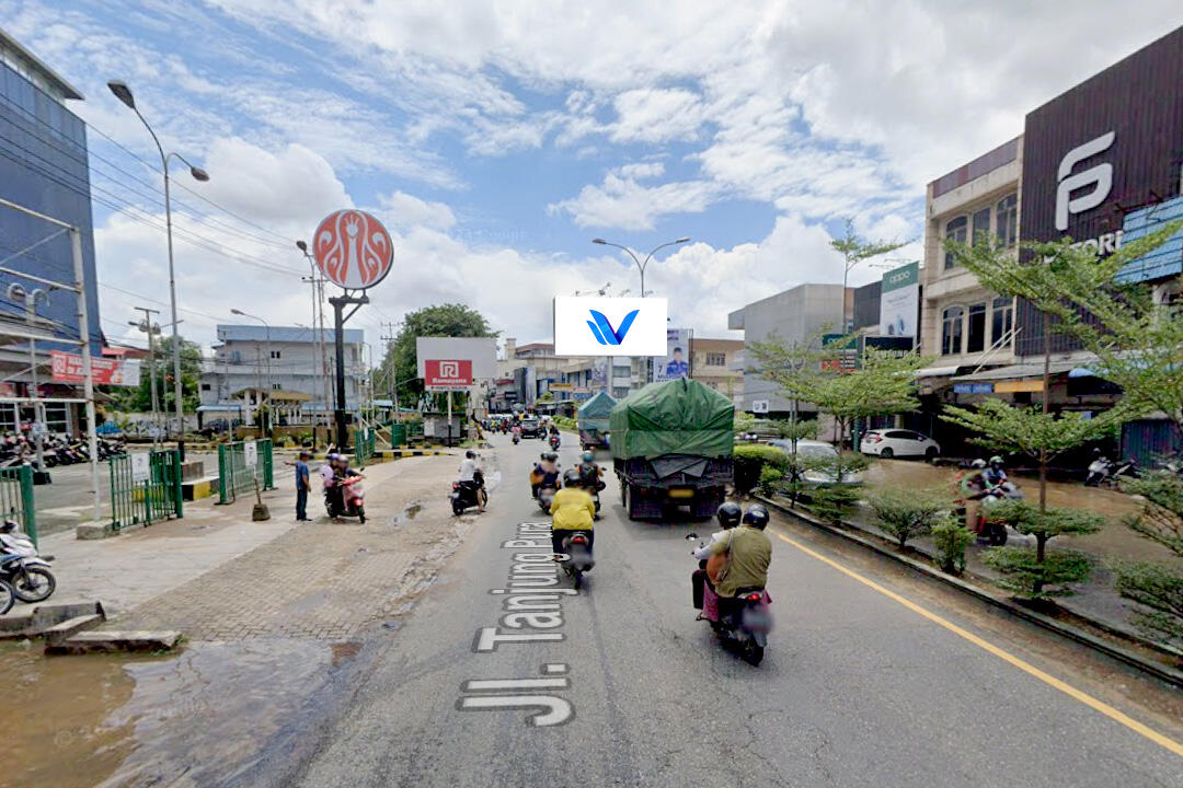 Billboard Median Jl. Tanjungpura Depan Ramayana Mall, Pontianak
