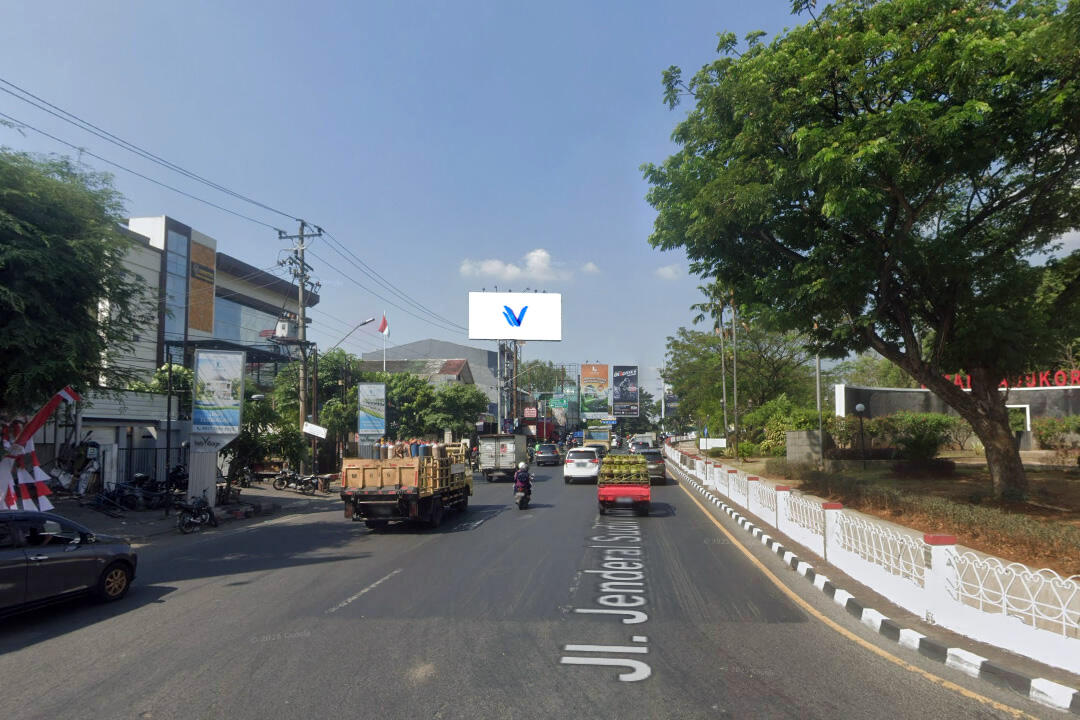 Billboard Jl. Jend. Sudirman Taman Madukoro, Semarang
