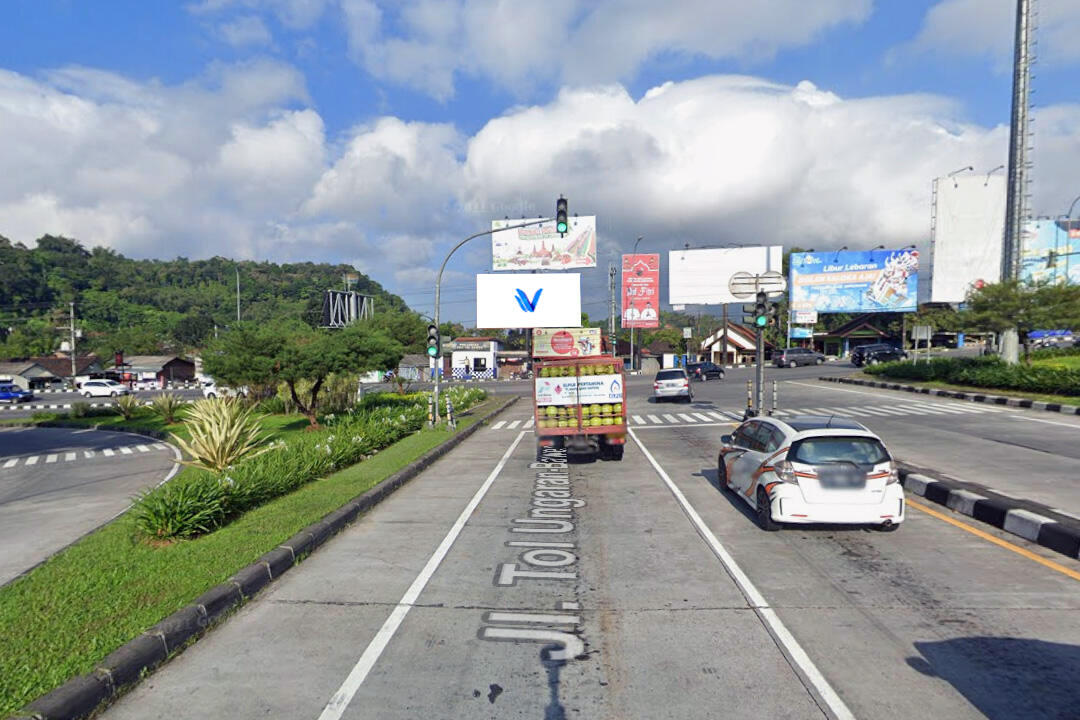 Billboard Jl. Raya Semarang - Solo (pintu keluar Tol Bawen), Semarang