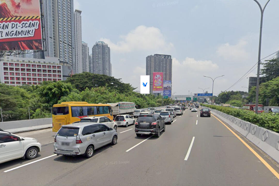 Billboard Gerbang Tol Tomang, Jakarta Barat