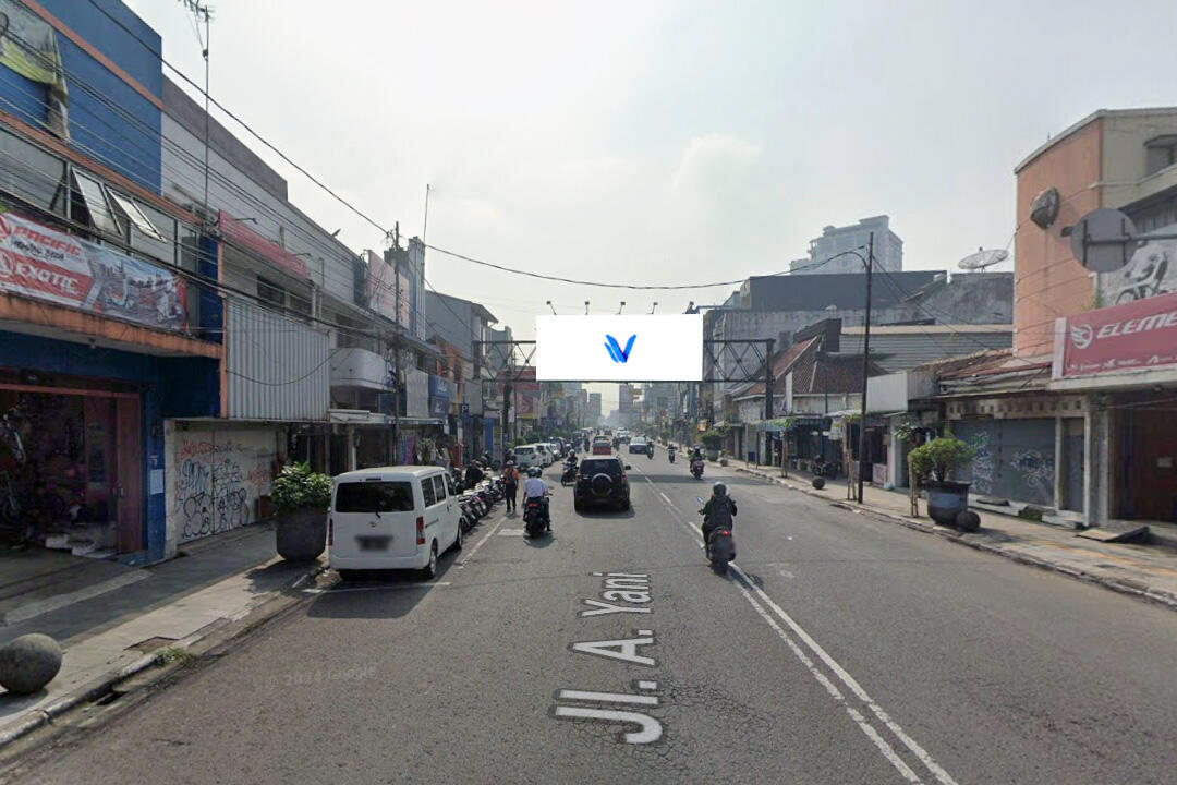 Billboard JL. A. Yani Pasar Kosambi (Halte Bus Kosambi), Bandung
