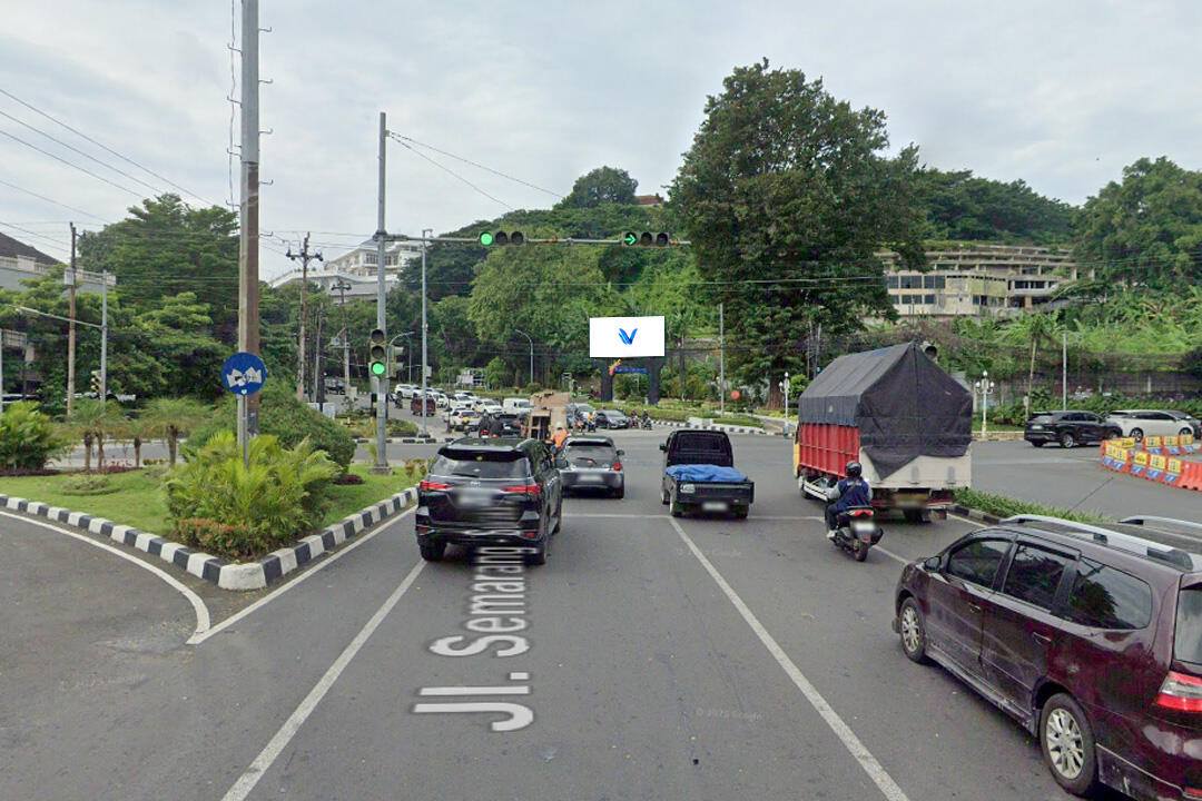 Videotron LED TAMAN SIRANDA SEMARANG Jl. Diponegoro, Semarang