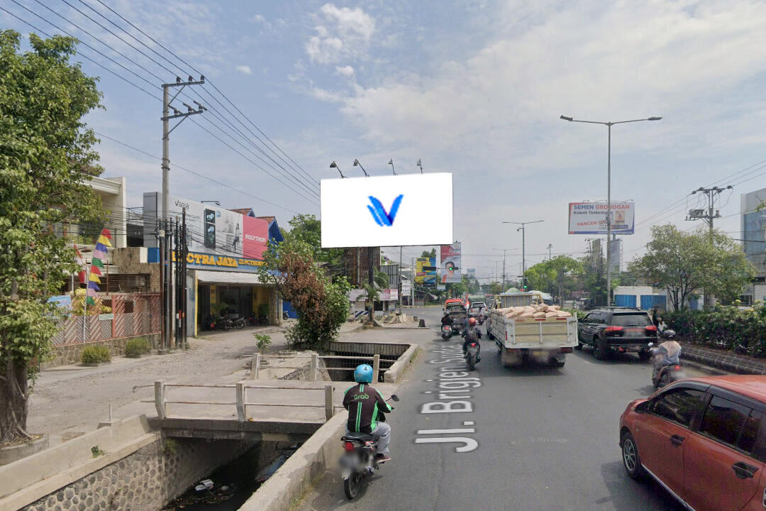 Billboard Jl. Majapahit Perempatan ADA Swalayan Fatmawati, Semarang