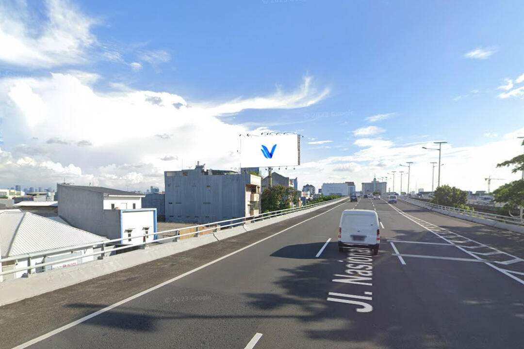 Billboard Tol Tomang Jl. Dr. Makaliwe KM+800, Jakarta Barat