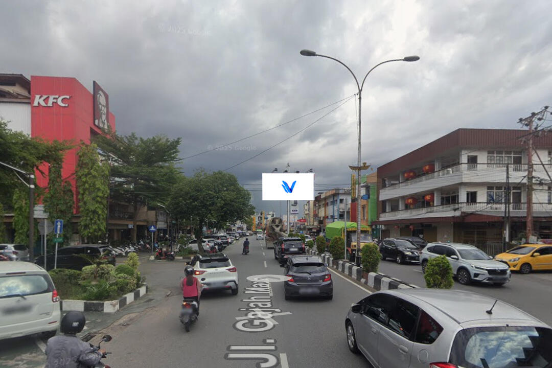Billboard Median Jl. Gajah Mada Depan KFC, Kalimantan Barat - Pontianak