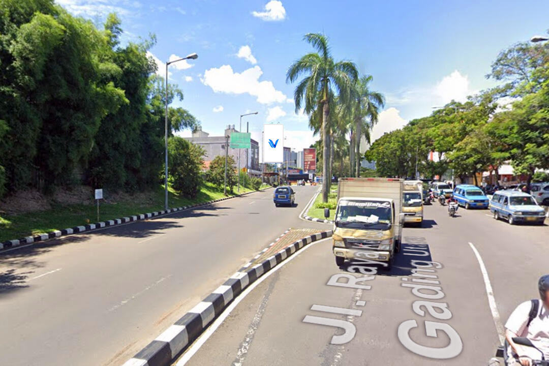 Billboard Pertigaan Gading Serpong, Tangerang Selatan