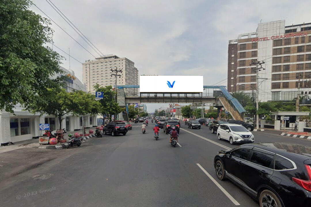 Billboard JPO Jl. Pemuda, Semarang