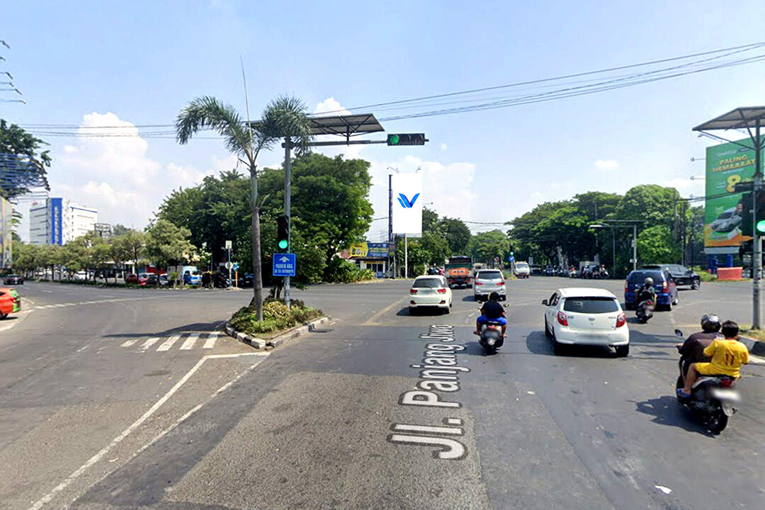 Billboard Perempatan Prapen Panjang Jiwo, Surabaya