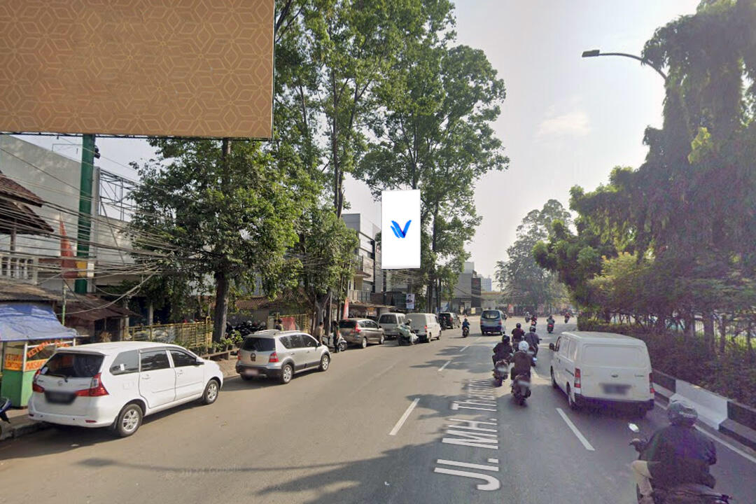 Billboard Jl. MH Thamrin Sebelum Showroom Mitsubishi, Tangerang