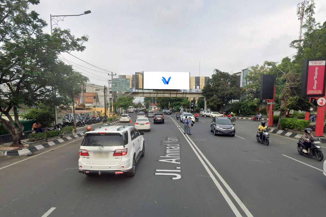 Billboard Jl. A. Yani (Depan RM. Citrabundo Perempatan Bangkong), Semarang
