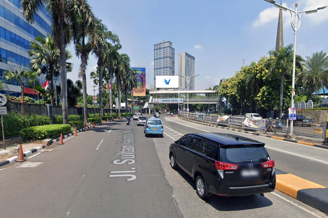 Billboard Jl. Sultan Iskandar Muda, Jakarta Selatan