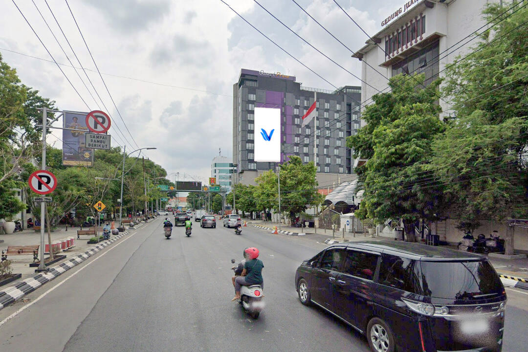 Billboard Jl. Pemuda (Depan Markobar Semarang), Semarang