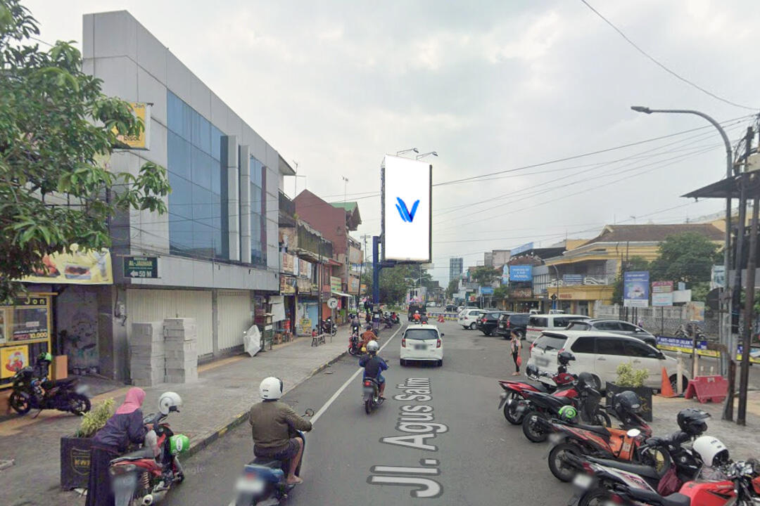 Billboard Jl. Agus Salim Batu (Toko Mas Gajah), Batu, Malang
