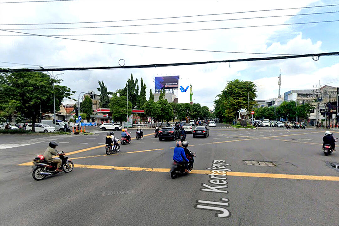 Billboard Jl. Kertajaya Perempatan (SPBU), Surabaya