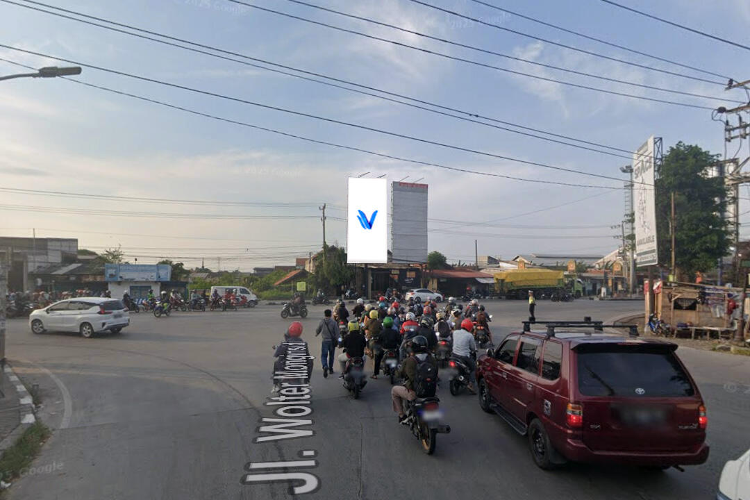 Billboard Jl. Raya Kaligawe - Pertigaan Jl. Raya Wolter Mongisidi, Semarang