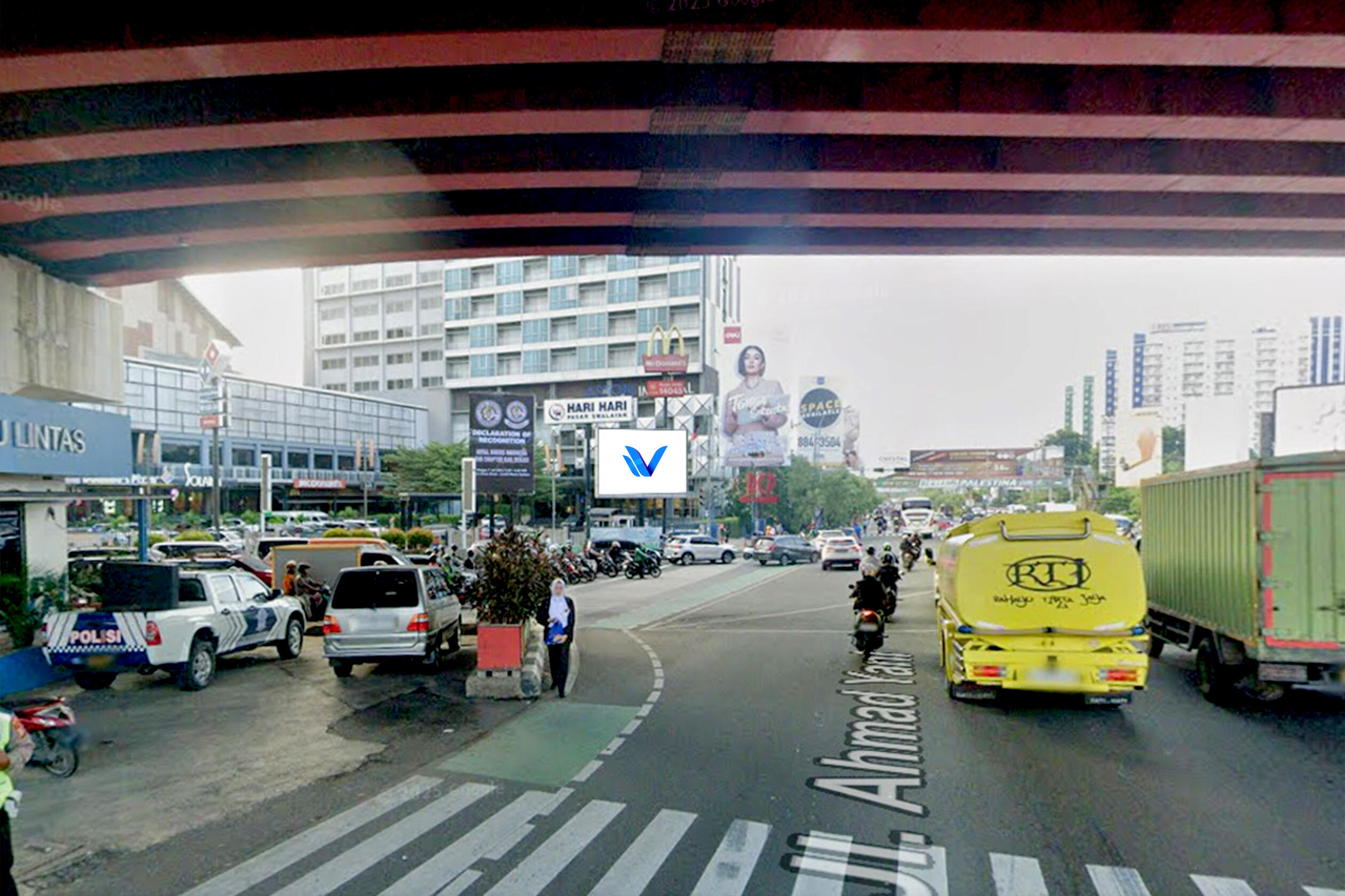 Videotron JL. AHMAD YANI ( DEPAN HOTEL ASTON, BEKASI CYBER PARK ), Bekasi