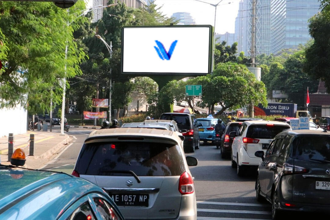 Videotron Jl. Gunawarman - depan apotek Senopati, Jakarta Selatan