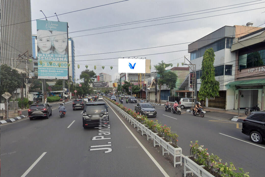 Billboard Jl. Pandanaran (Kaw. Pusat Oleh-oleh Semarang, Seberang Louis Kienne), Semarang