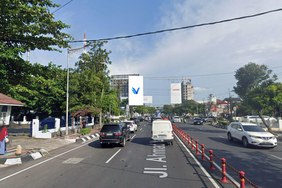 Billboard Jl. A. Yani (Perempatan RRI Semarang), Semarang